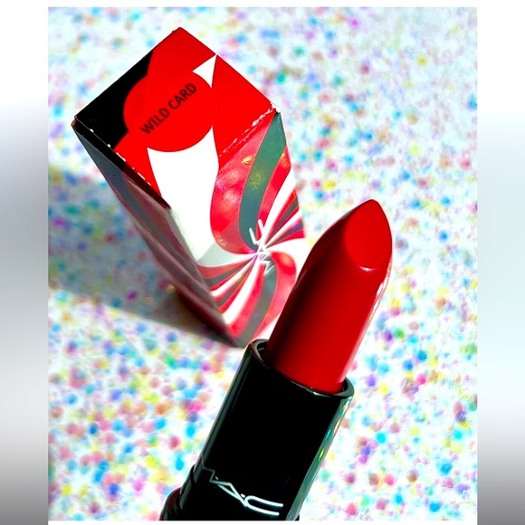 MAC: Hypnotizing Holiday Collection: Matte Lipstick in Wild Card: Limited & New - Picture 1 of 4